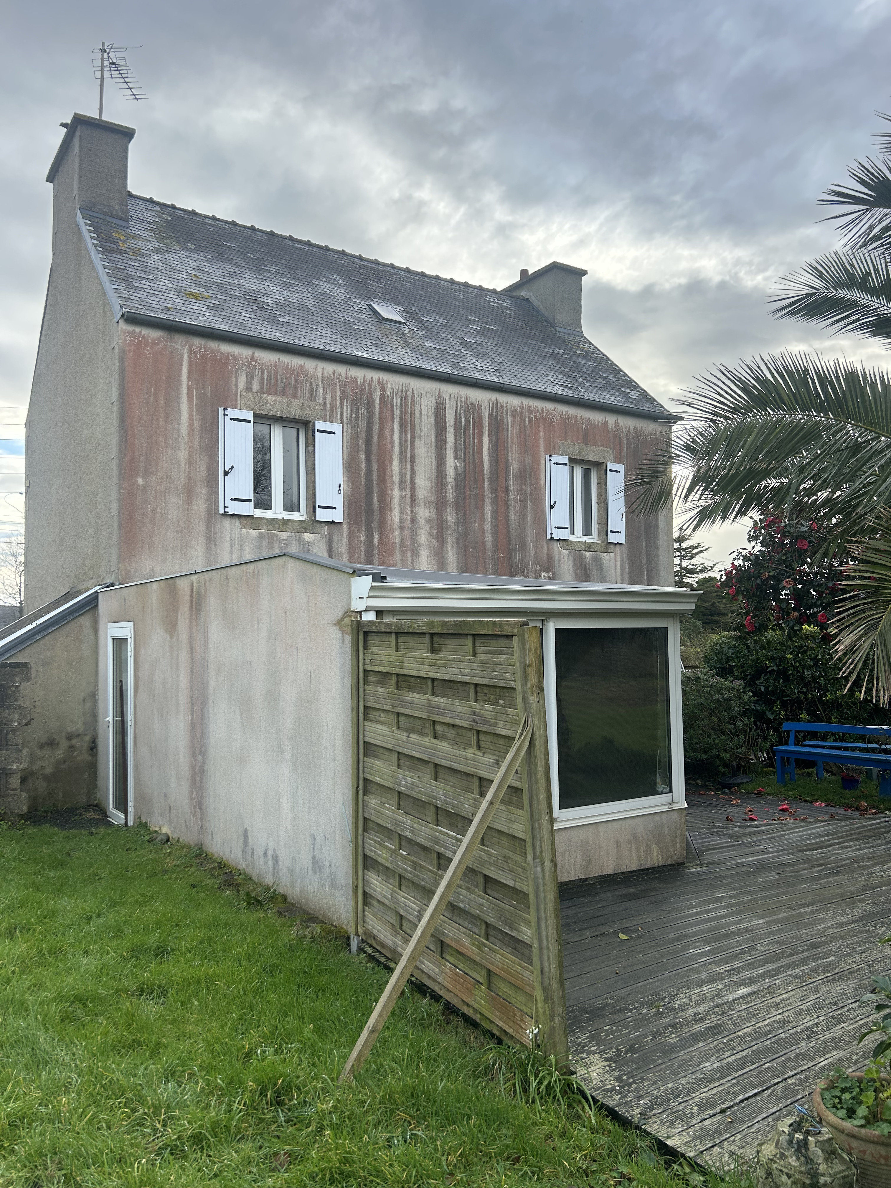 Ravalement façade Lesneven - Avant